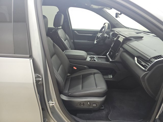 Used 2026 GMC Acadia Elevation w/ Elevation Premium Package FWD image 22