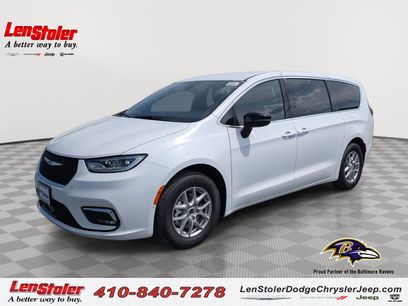 New 2026 Chrysler Pacifica Select