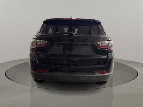 Used 2023 Jeep Compass Altitude image 6