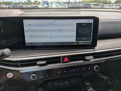 Certified 2025 Kia Sorento S w/ Panoramic Sunroof Package FWD image 23