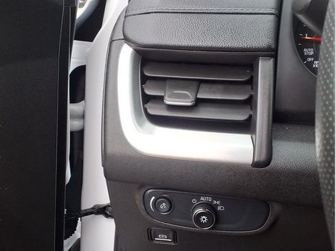 Used 2024 GMC Terrain SLE FWD image 12