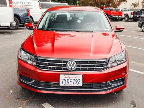 Used 2016 Volkswagen Passat 1.8T S image 2