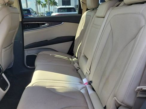 Used 2020 Lincoln Nautilus Reserve FWD image 17