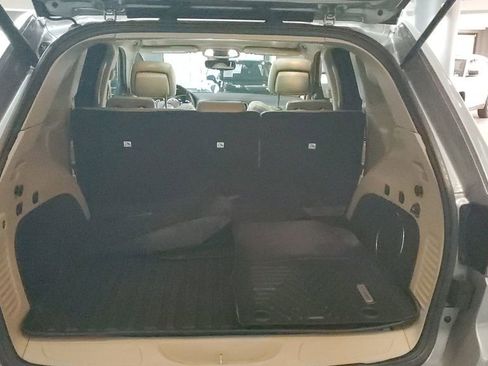 Used 2020 Jeep Grand Cherokee Limited w/ Luxury Group II image 9