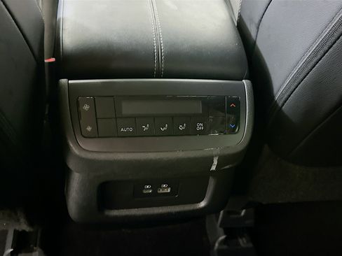 Used 2023 Nissan Pathfinder SL w/ Black Appearance Package FWD image 27