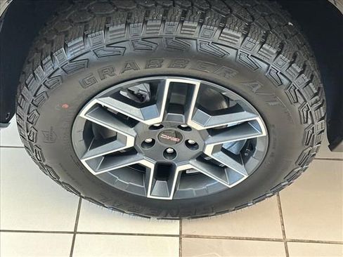 New 2026 GMC Terrain AT4 AWD/4WD image 17