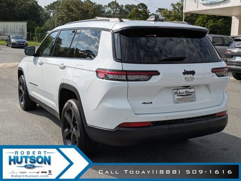 Used 2023 Jeep Grand Cherokee L Laredo image 8