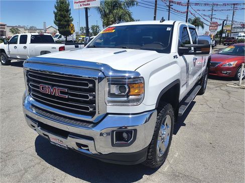 Used 2015 GMC Sierra 2500 SLT w/ Duramax Plus Package AWD/4WD image 18