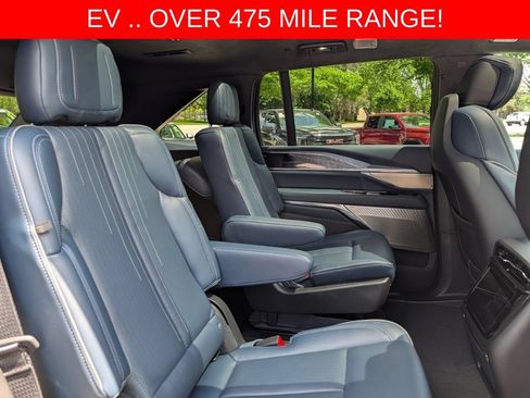 Used 2025 Cadillac Escalade IQ Luxury 2 w/ LPO, Premium Carpet Package AWD/4WD image 22