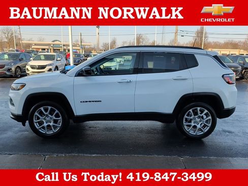 Used 2022 Jeep Compass Latitude image 4