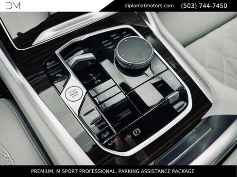 Used 2025 BMW X6 xDrive40i w/ Premium Package AWD/4WD image 39