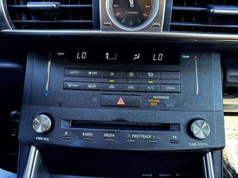 Used 2016 Lexus IS 200t image 18