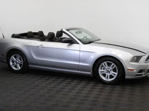 Used 2014 Ford Mustang Convertible w/ Equipment Group 102A RWD image 10