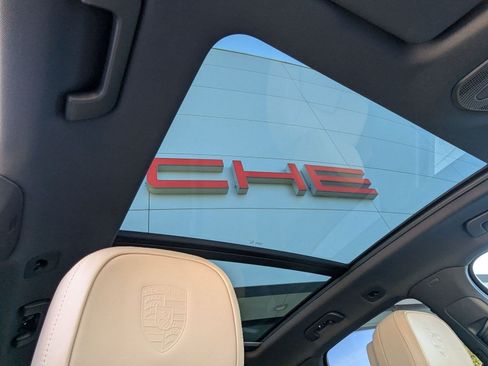 Certified 2026 Porsche Cayenne AWD/4WD image 26