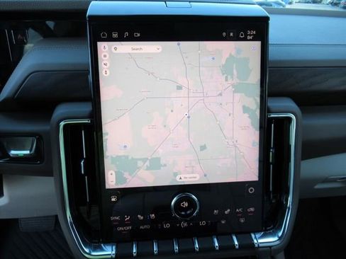 Used 2025 GMC Yukon Denali image 24