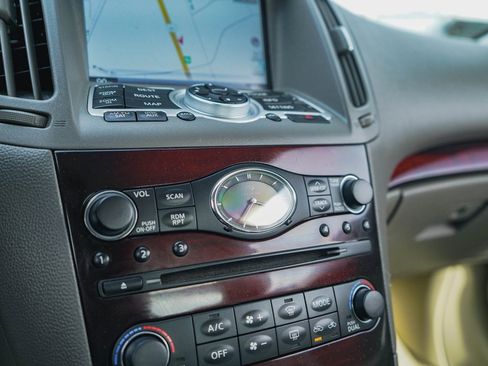 Used 2013 INFINITI G37 Sport w/ Premium Pkg image 12