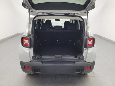 Used 2020 Jeep Renegade Latitude w/ Cold Weather Group AWD/4WD image 29