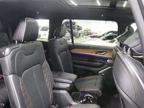 Used 2023 Jeep Grand Cherokee L Summit AWD/4WD image 23