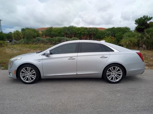 Used 2018 Cadillac XTS Luxury image 1