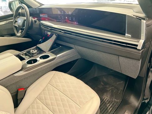 Used 2025 Cadillac Escalade V image 33