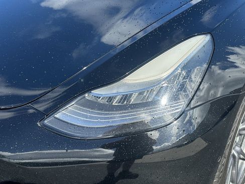 Used 2019 Tesla Model 3 Standard Range RWD image 11