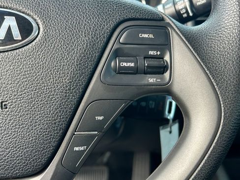 Used 2018 Kia Forte LX FWD image 15