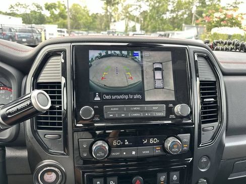 Used 2023 Nissan Titan PRO-4X w/ Pro-4x Convenience Package AWD/4WD image 18