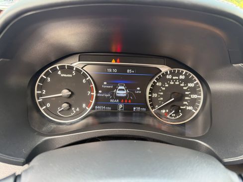 Used 2023 Nissan Altima 2.5 SR FWD image 12