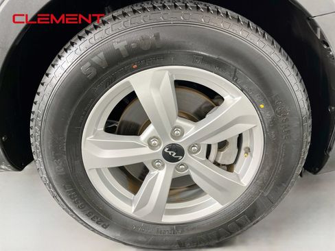 Used 2024 Kia Sorento LX FWD image 38