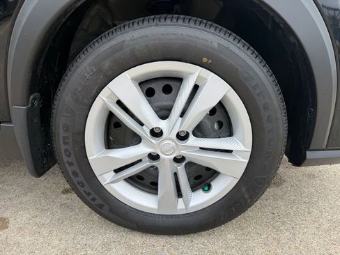 Used 2025 Nissan Kicks Play S image 9