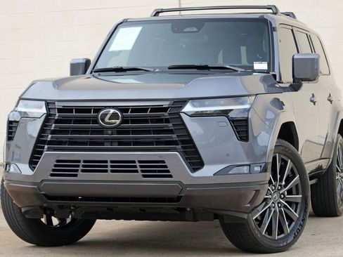 Used 2025 Lexus GX 550 w/ Accessory Package (2T) AWD/4WD image 3