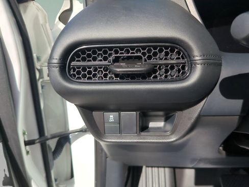 Used 2024 Honda HR-V LX image 14