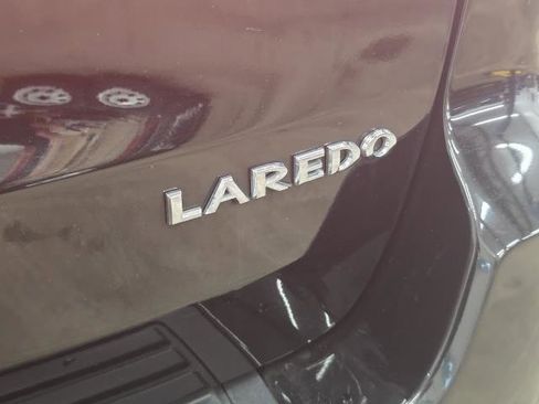 Used 2021 Jeep Grand Cherokee Laredo AWD/4WD image 28