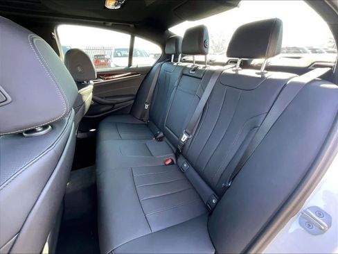 Used 2023 BMW 540i w/ Premium Package image 31