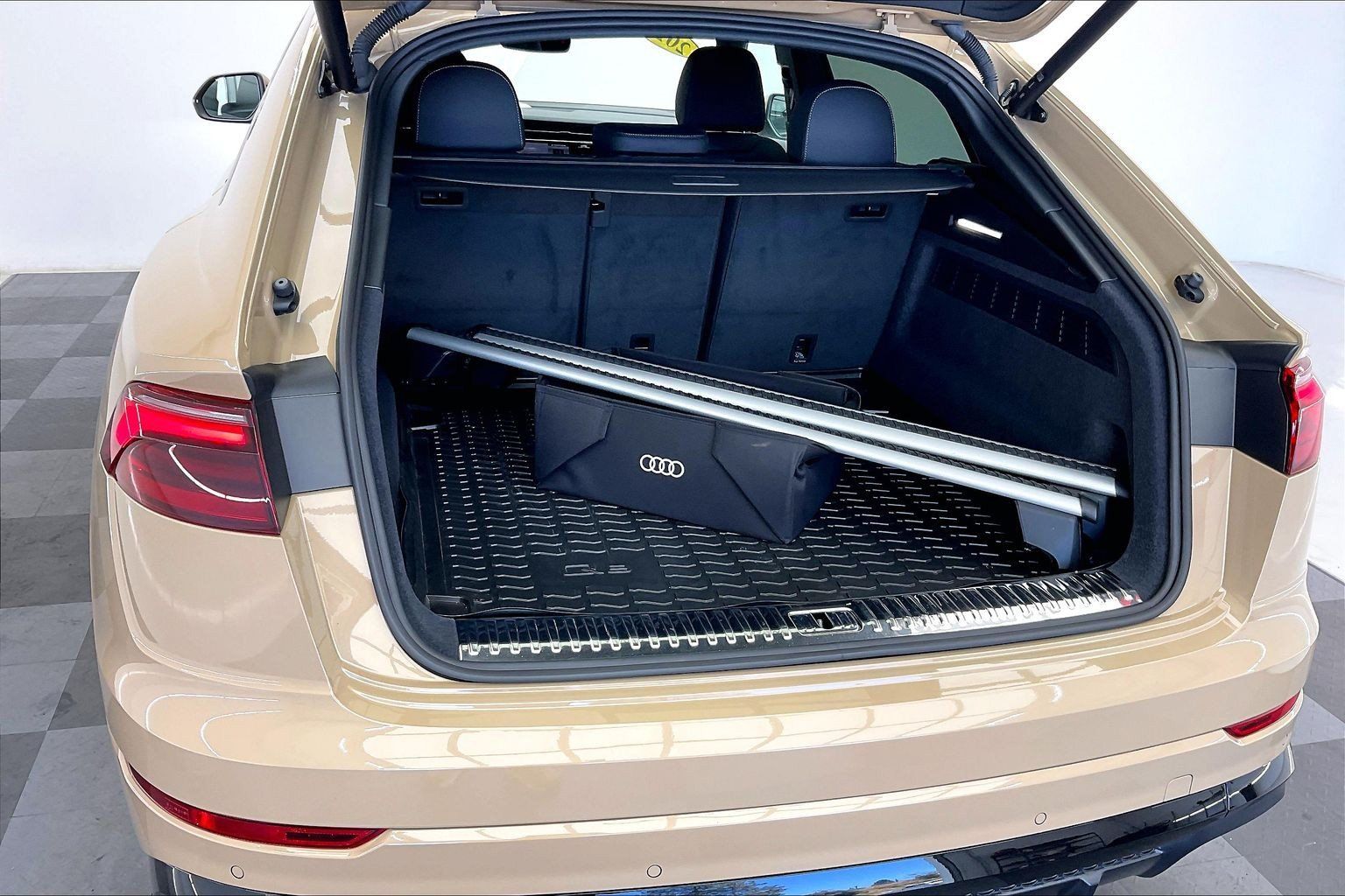 Used 2024 Audi Q8 Premium Plus AWD/4WD image 26