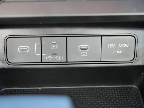 Certified 2025 Hyundai Tucson SE image 28