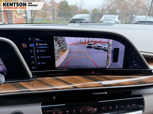 Used 2024 Cadillac Escalade Sport Platinum w/ LPO, ONYX Package image 31