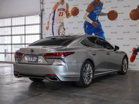 Used 2020 Lexus LS 500 w/ Interior Upgrade Package RWD image 27
