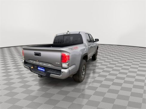 Used 2020 Toyota Tacoma TRD Off-Road image 8