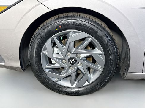 Used 2024 Hyundai Elantra SEL FWD image 38