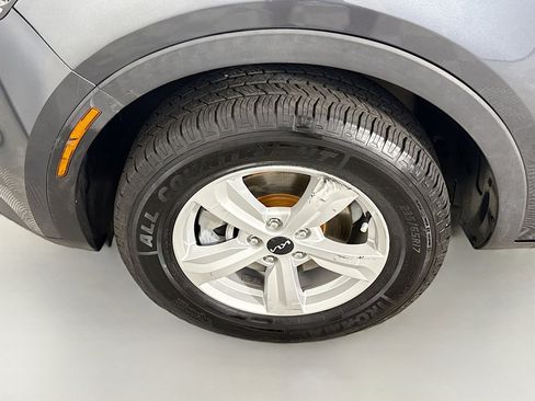 Used 2023 Kia Sorento LX image 37