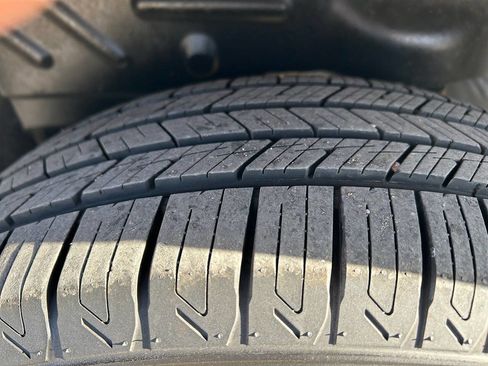 Used 2018 Dodge Journey SE image 11