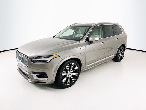 Used 2022 Volvo XC90 T8 Inscription w/ Advanced Package AWD/4WD image 3