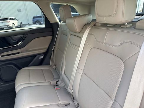 Certified 2022 Lincoln Corsair Reserve w/ Luxury Package image 15