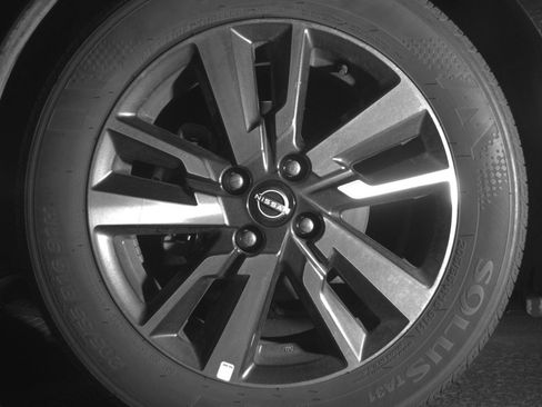 Used 2025 Nissan Versa SV FWD image 12
