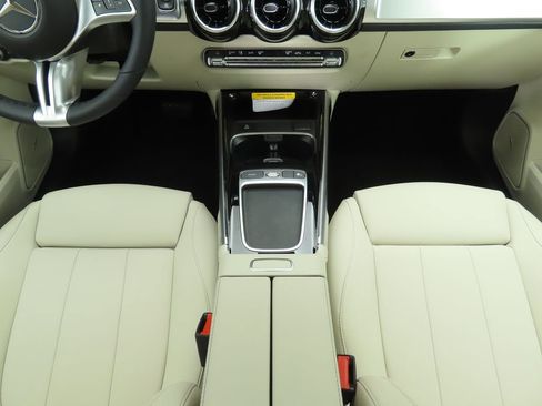 New 2026 Mercedes-Benz GLB 250 image 16