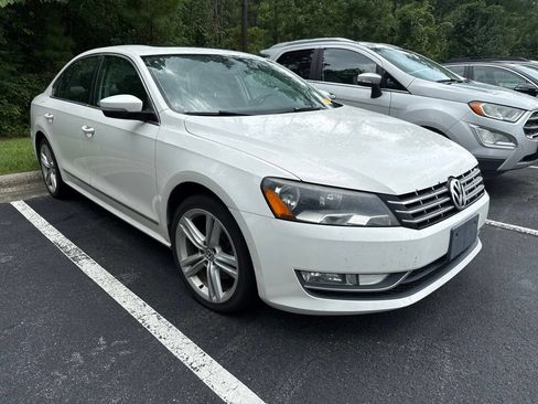 Used 2015 Volkswagen Passat TDI SEL Premium FWD image 6