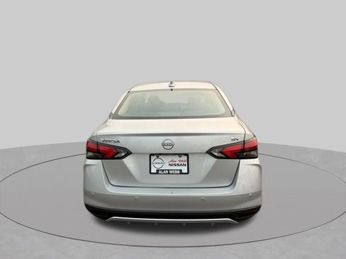 Used 2023 Nissan Versa SV FWD image 4
