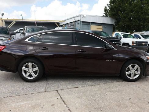Used 2021 Chevrolet Malibu LS FWD image 9