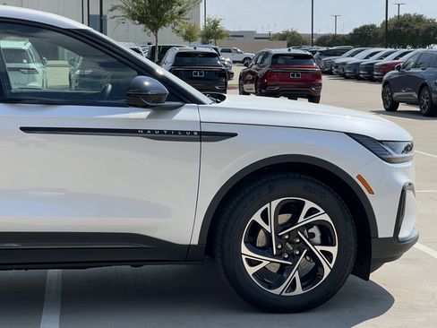 New 2025 Lincoln Nautilus Premier w/ Equipment Group 102A image 12